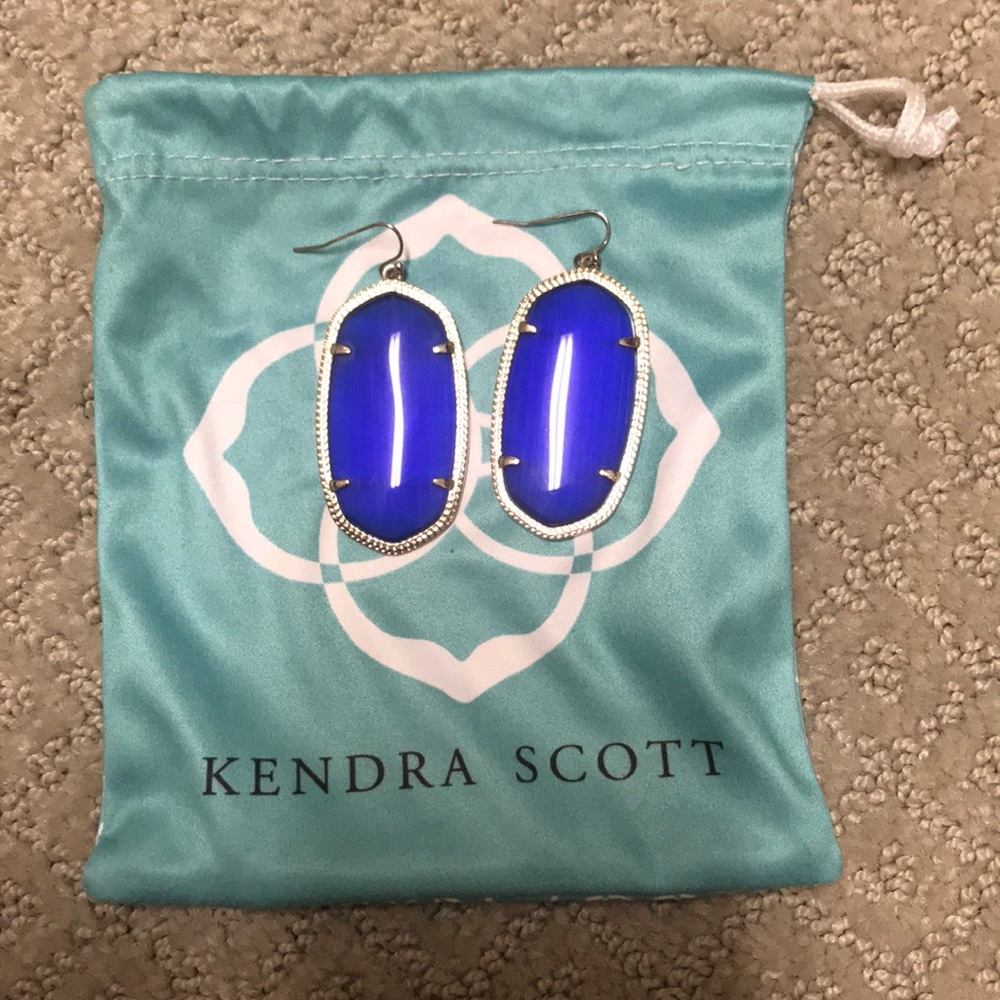 ✨SOLD✨ Kendra Scott Earrings